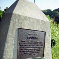 Monument to Boomer, 3-Legged Hero Dog