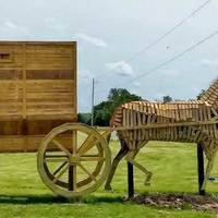 World's Largest Horse and Buggy Made of 2x4s