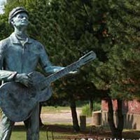 Woody Guthrie Statue
