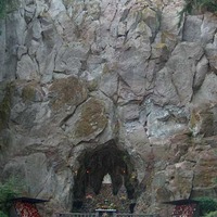 The Grotto: Catholic Cliff Shrines and Gardens