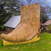 Cowboy Boot House, Hat House