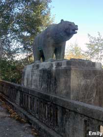 Bear statue on the old bridge entrance.