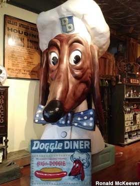 Doggie Diner Head.