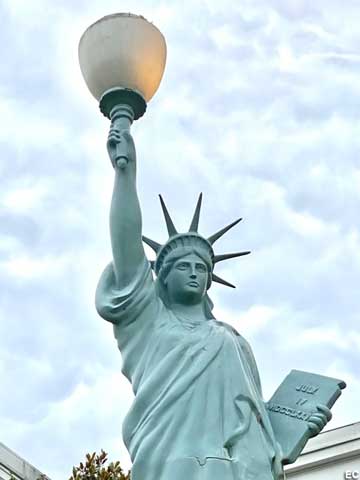 Liberty with Lamp.