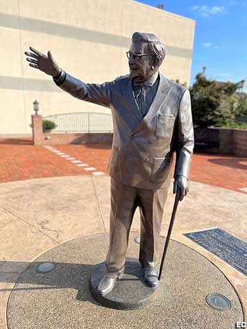 Col. Sanders statue.