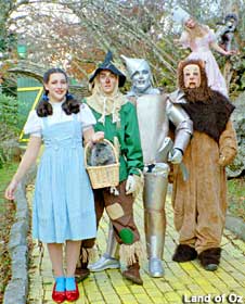 Cast at the Land of Oz.