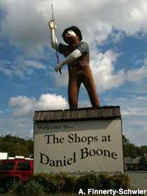 Daniel Boone statue.