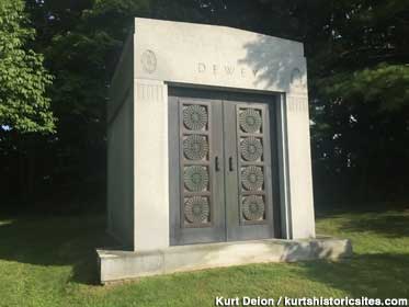 Grave of Dewey.