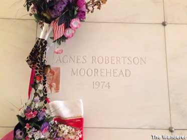 Crypt of Agnes Moorehead.