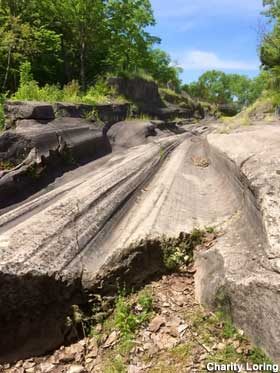 Glacial grooves.