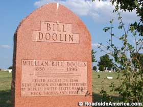 Grave of outlaw Bill Doolin.