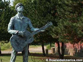 Woody Guthrie statue.