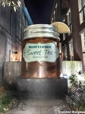 World's Largest Sweet Tea.