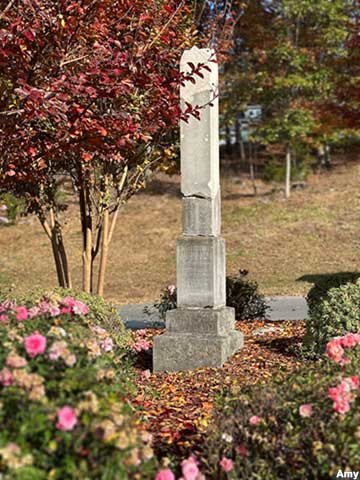 Grave of First Dead White Man in Tennessee.