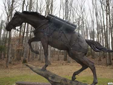 Sgt. Reckless statue.