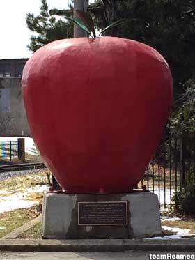 Apple statue.