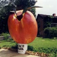 Big Peach Statue