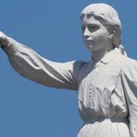 Reb Helpy Helperton: Emma Sansom Statue