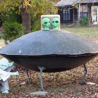 Yard UFO and Yoda
