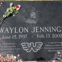 Grave of Waylon Jennings