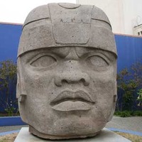 El Rey, Giant Olmec Head