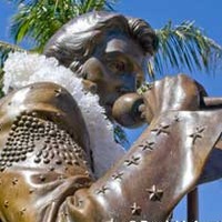Elvis Aloha Statue