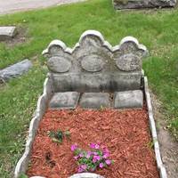 Family Grave Bed