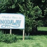 Nodaway Town Sign