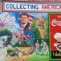 Mural: Superman, Marilyn, Reagan