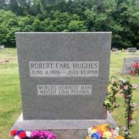 Grave of Robert Earl Hughes, World's Heaviest Man