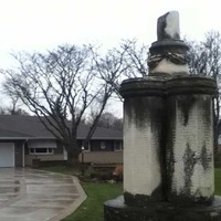 Front Yard Civil War Monument