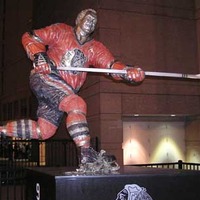 Bobby Hull and Stan Mikita Statues