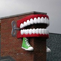Giant Wind-Up Teeth