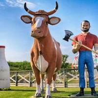 Muffler Man and Bessie the Cow