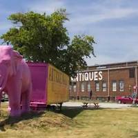 Pink Elephant Mall: Outdoor Retro