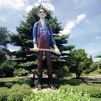 30-Foot-Tall Skinny Abe Lincoln Statue