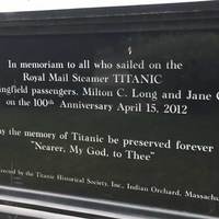Graveyard Memorial to the Titanic