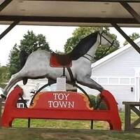 Clyde, Toy Town Horse