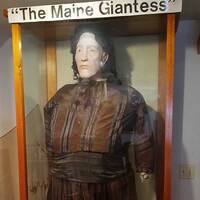 Life-Size Maine Giantess