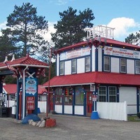 Big Winnie Store: 1932 Crazy Gas Station