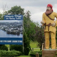 Big Vic: Voyageur Statue