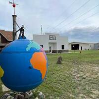 Prairie Village Museum: World's Tallest Salesman
