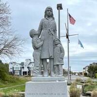 Memorial Statue to Dead Fishermen