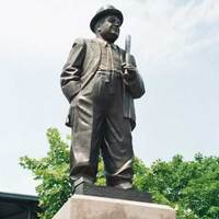 Lou Costello Statue