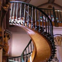 Miraculous Gravity-Defying Staircase