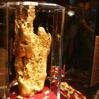 World's Largest (Fake) Gold Nugget