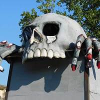 Giant Skull at Haunted Hydro