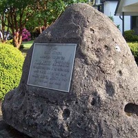 Monument to Willamette Meteorite: USA's Largest