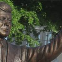 JFK Loves Pittston Statue