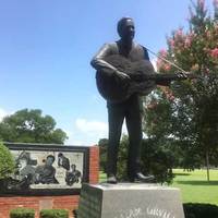 Lefty Frizzell Statue